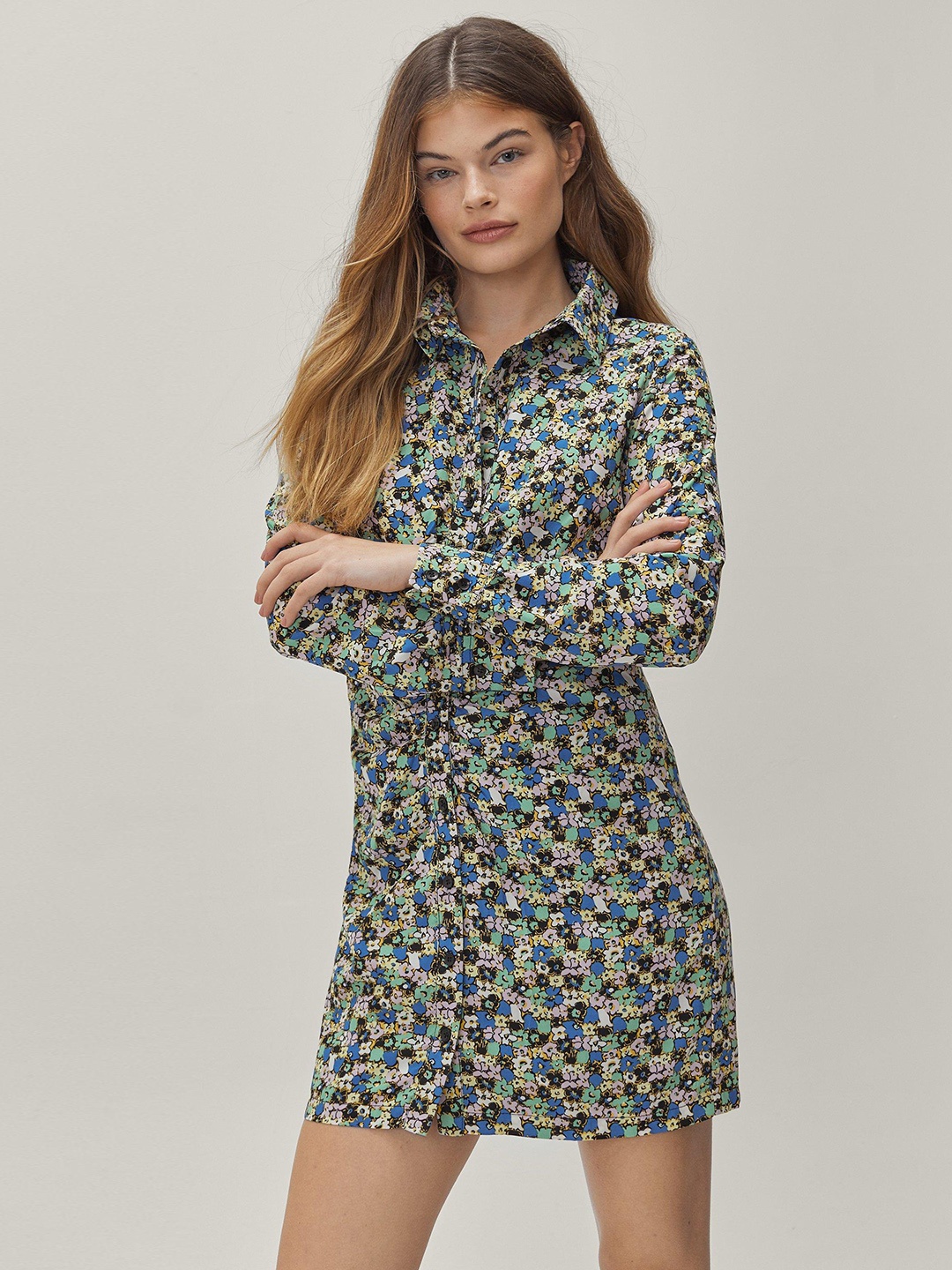

NASTY GAL Blue & Green Floral Print Ruched Front Mini Shirt Dress