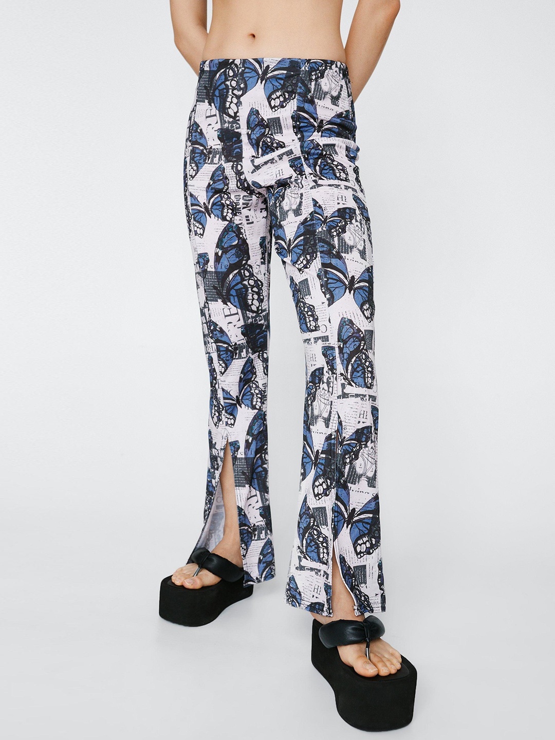 

NASTY GAL Women White & Blue Printed Crepe Split Flared High-Rise Trousers