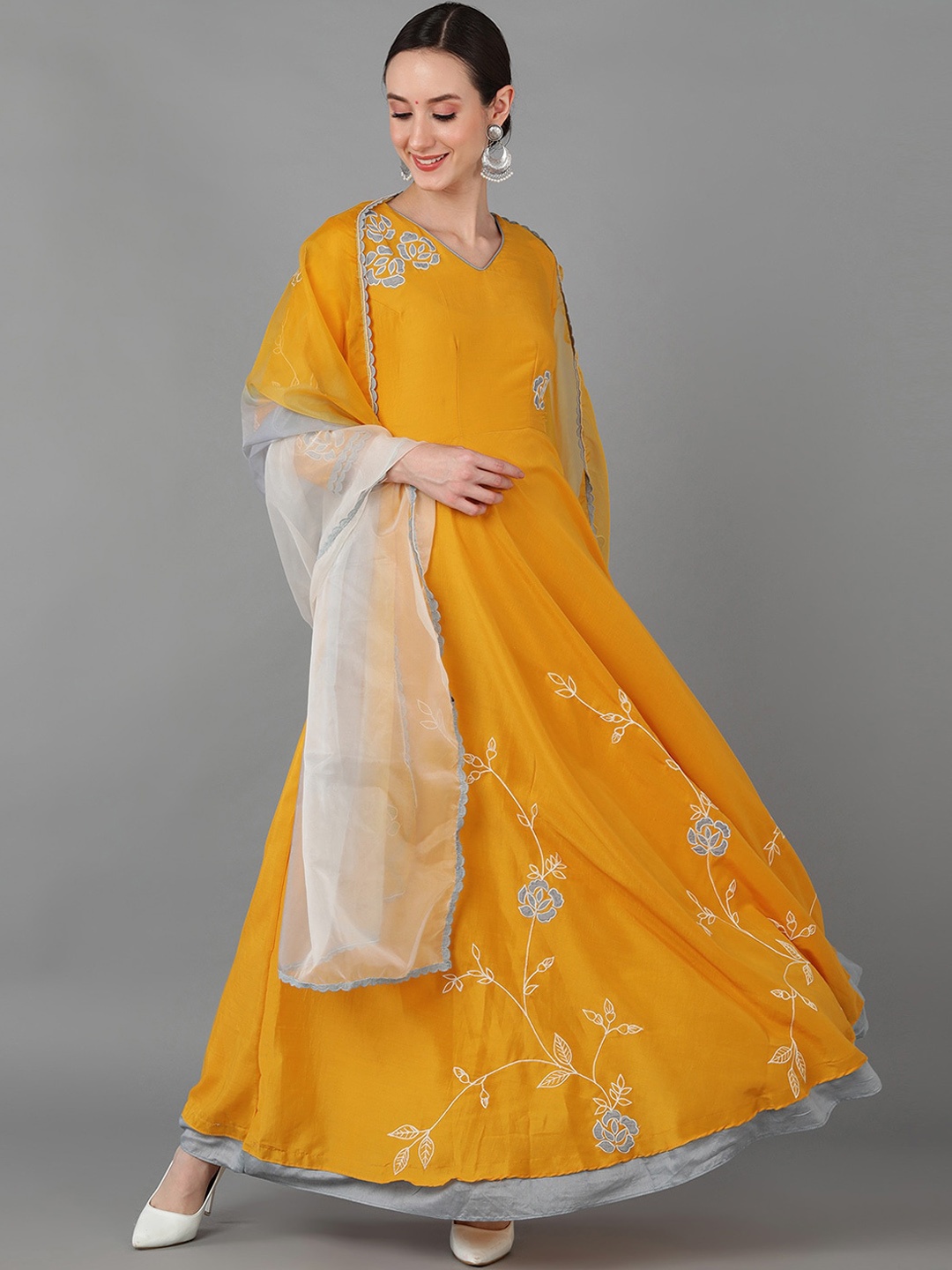 

AHIKA Women Mustard Yellow & Grey Floral Embroidered Chanderi Silk Anarkali Kurta