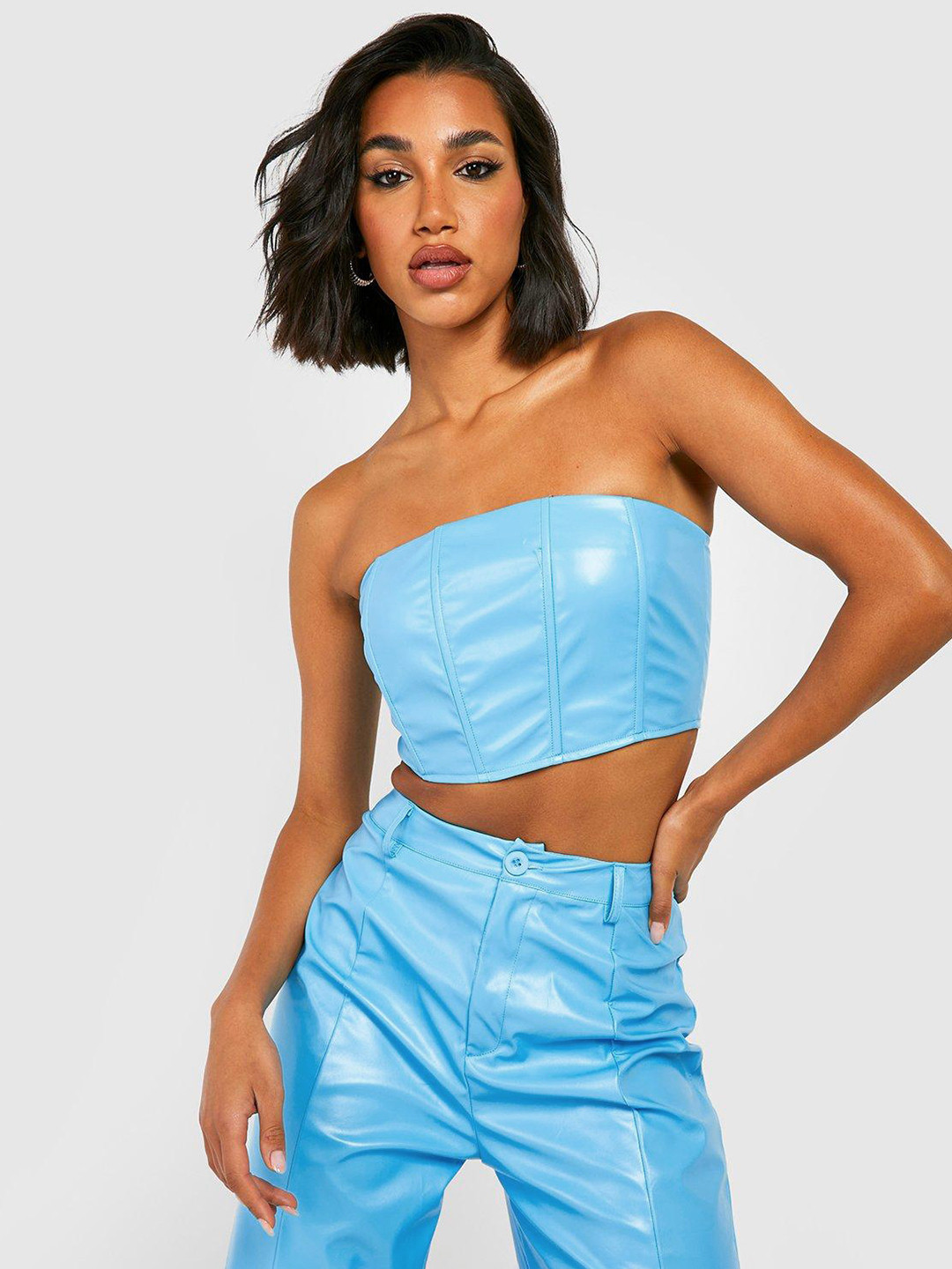 

Boohoo Blue Off-Shoulder Tube Crop Top