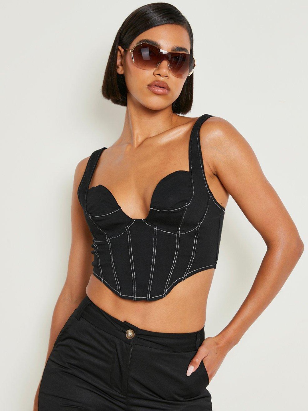 

Boohoo Black Solid Crop Corset Top