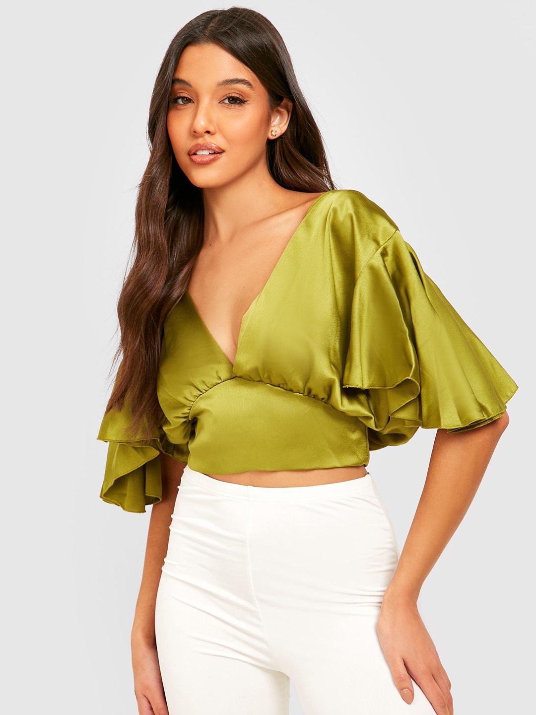

Boohoo Green Satin Finish Plunge V-Neck Crop Top