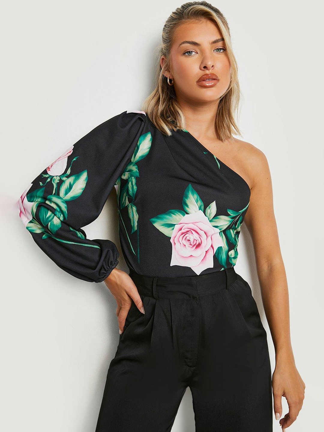 

Boohoo Women Black & Pink Floral Printed Bodysuit