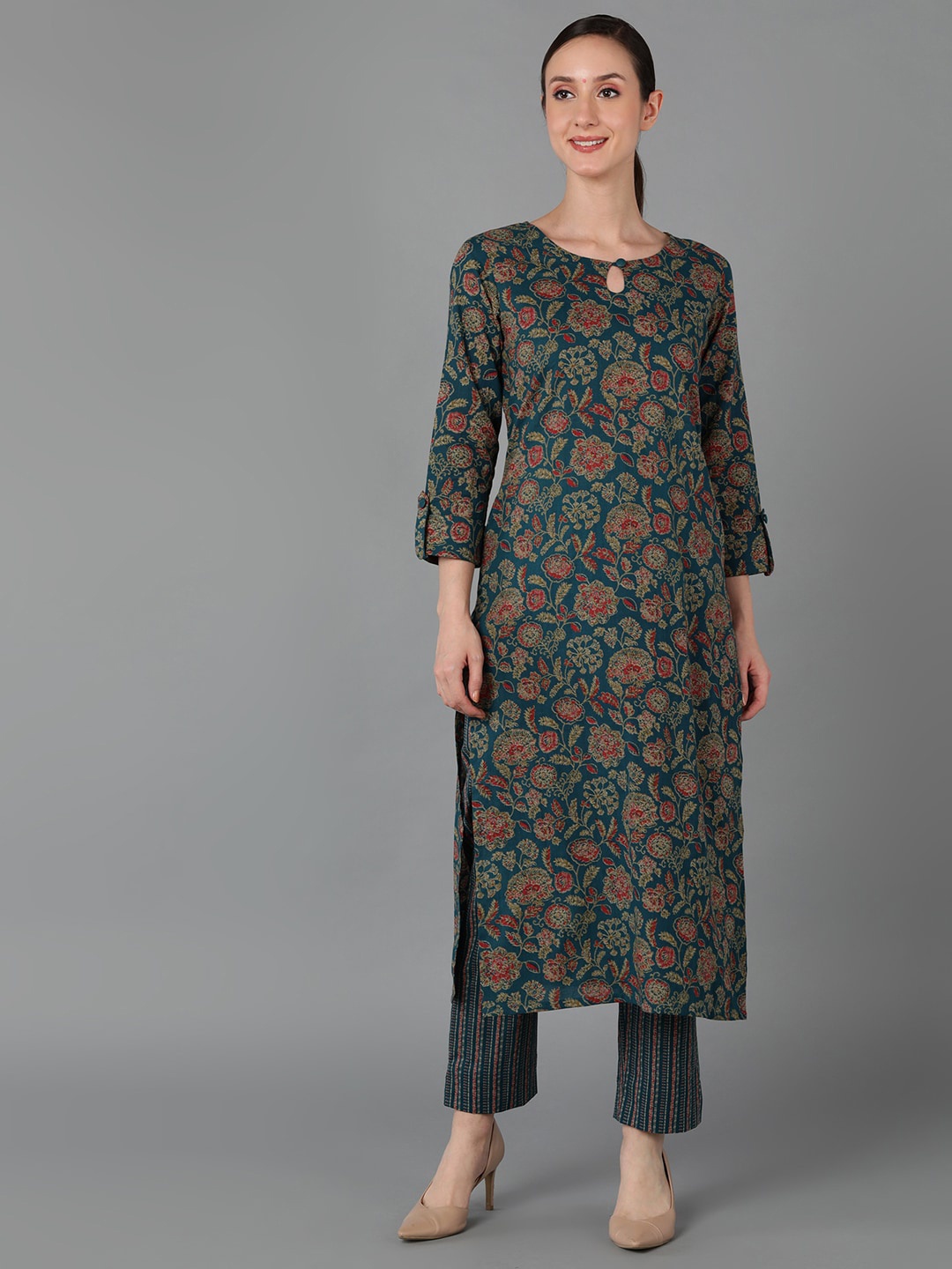 

AHIKA Floral Printed Keyhole Neck Pure Cotton Kurta, Green