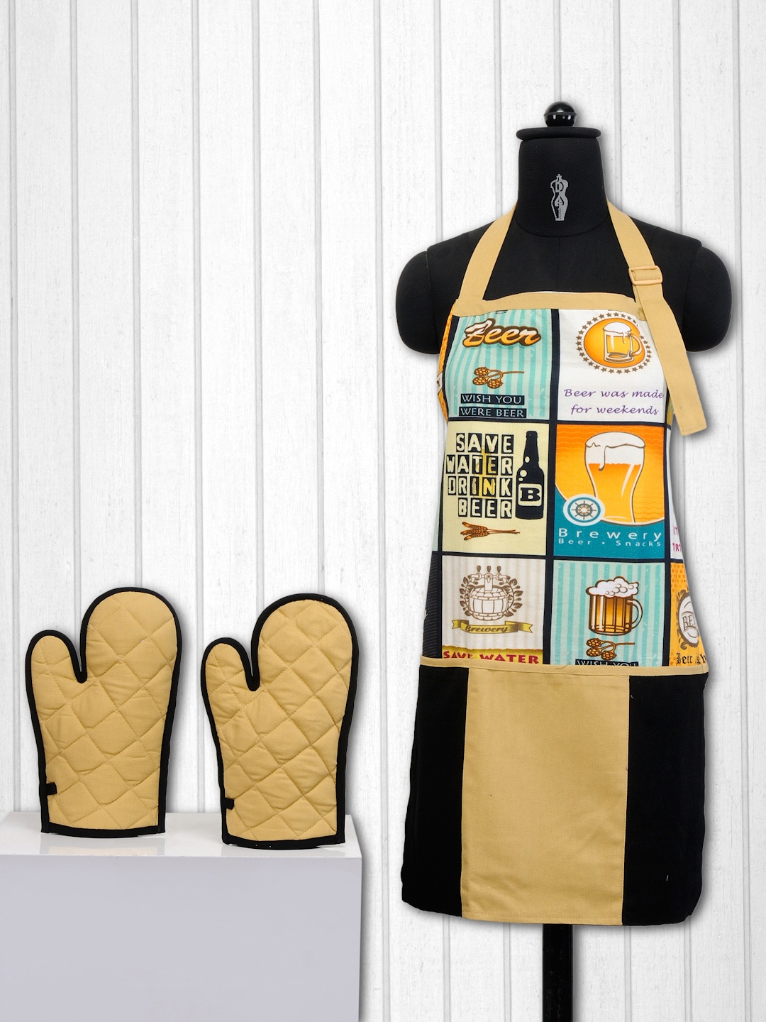

SWAYAM Black & Beige Cotton Kitchen Linen Set