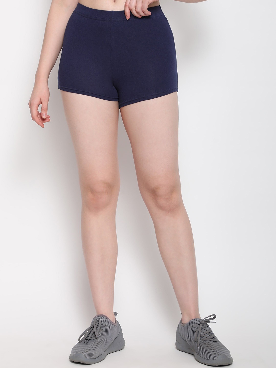 

Outflits Women Navy Blue Skinny Fit High-Rise Cycling Hot Pants Shorts