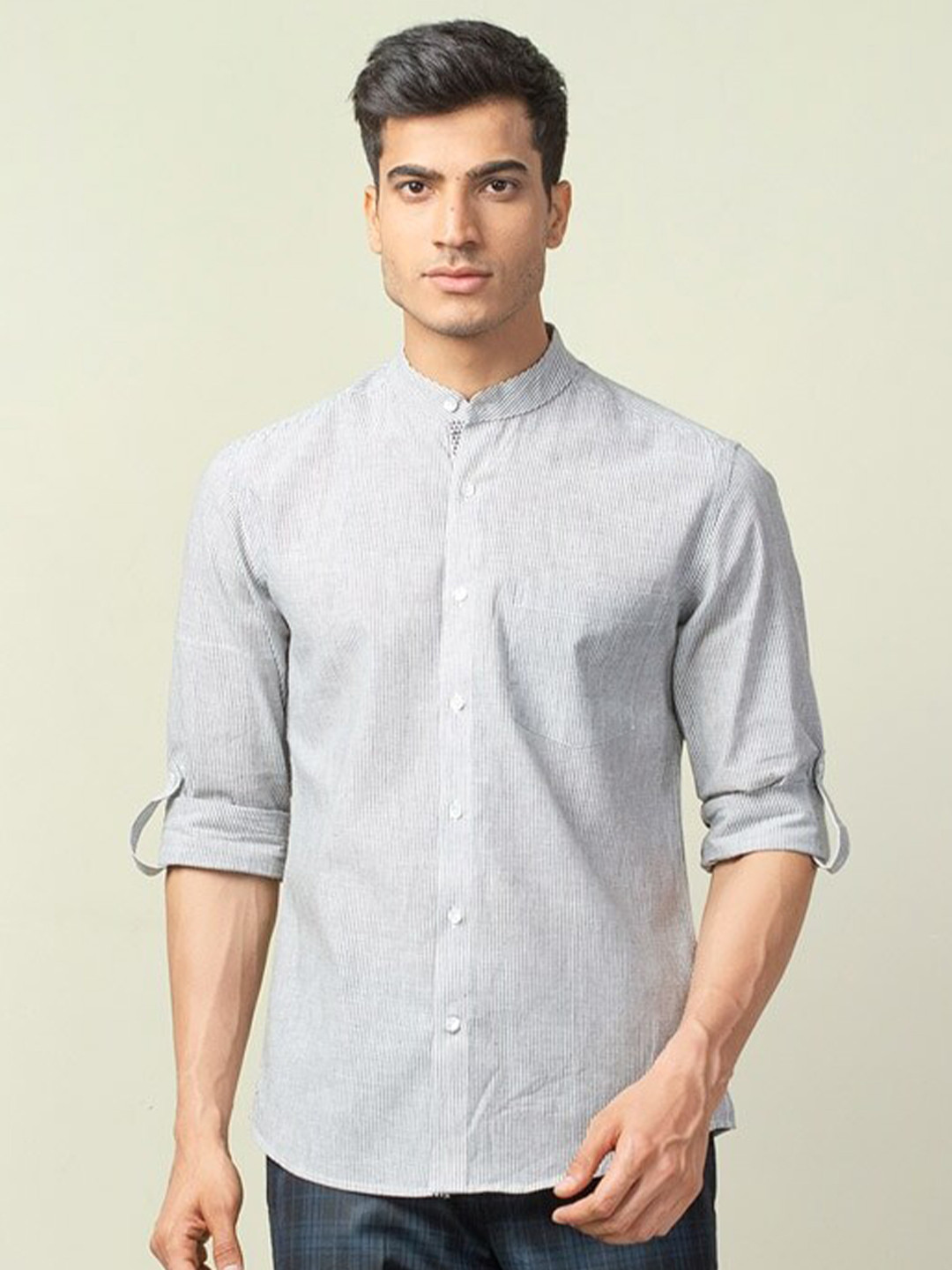 

Fabindia Men Grey Cotton Slim Fit Casual Shirt