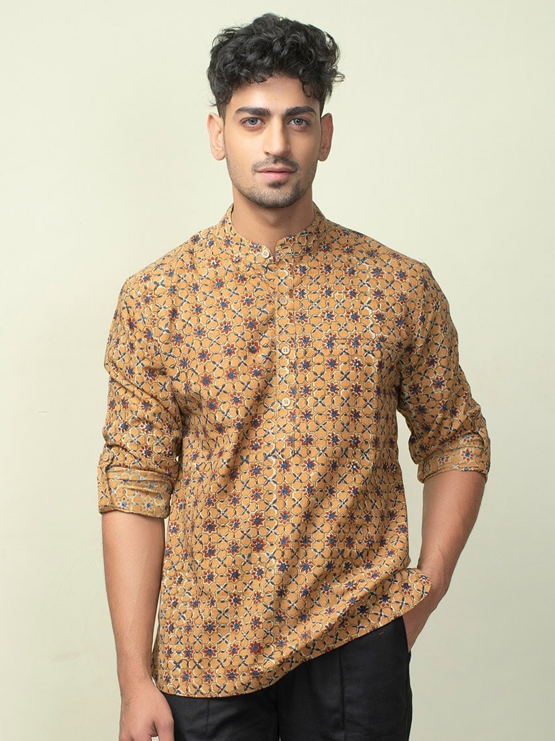

Fabindia Men Mustard Cotton Slim Fit Floral Printed Casual Shirt