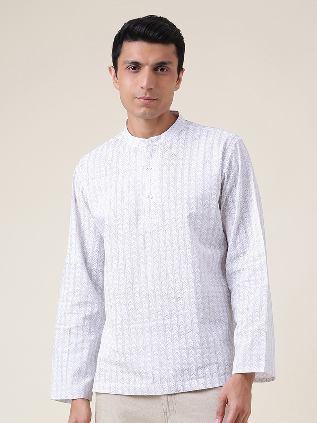 

Fabindia Men White Cotton Comfort Printed Casual Shirt