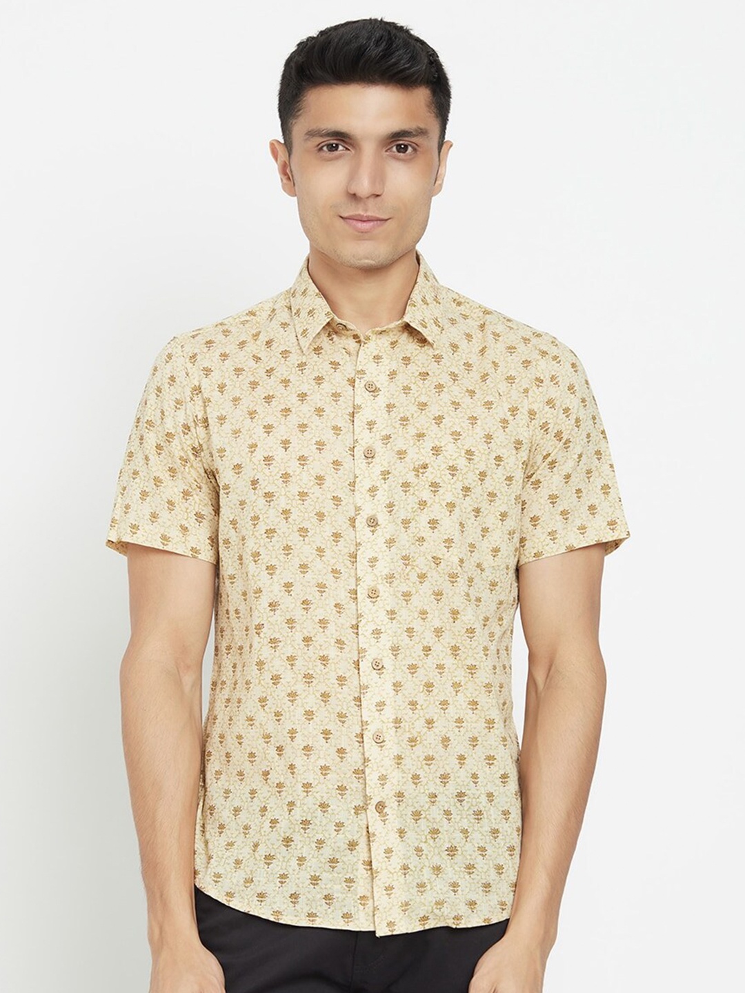 

Fabindia Men Slim Fit Floral Printed Cotton Casual Shirt, Beige