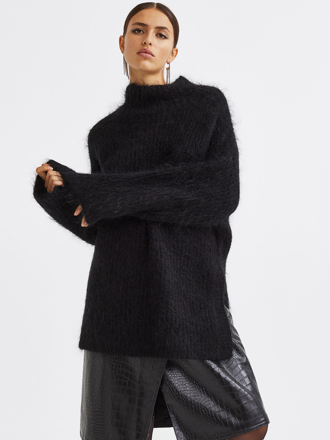 

H&M Women Black Oversized Wool-Blend Jumper