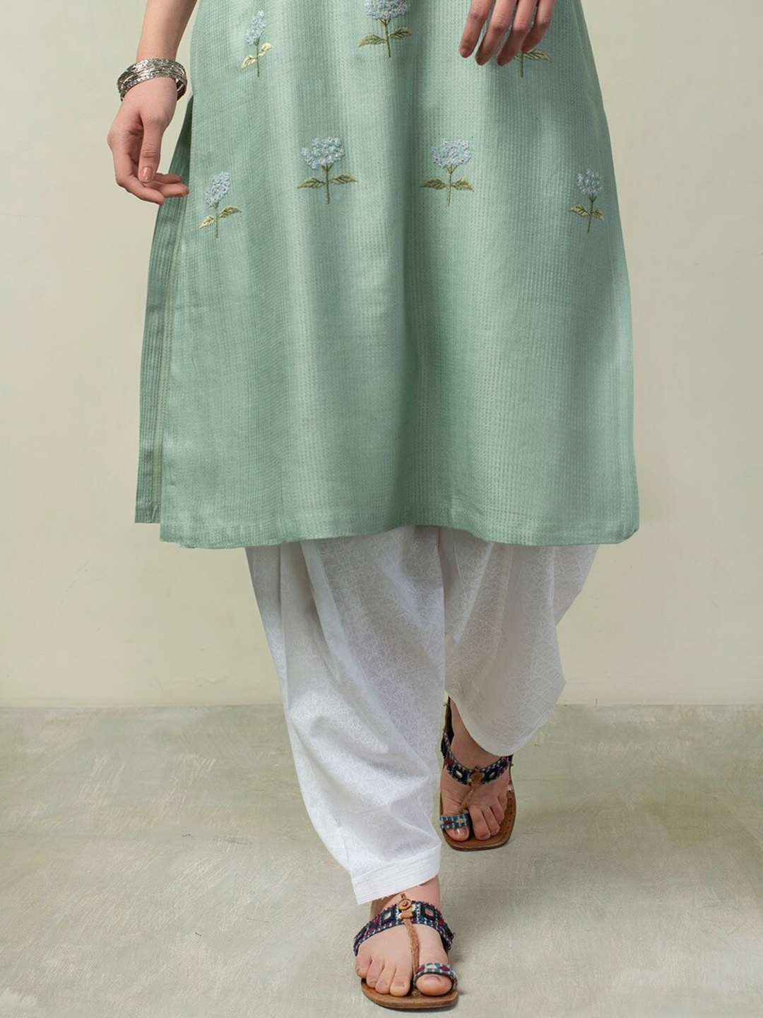 

Fabindia Women White Printed Regular Fit Cotton Salwar