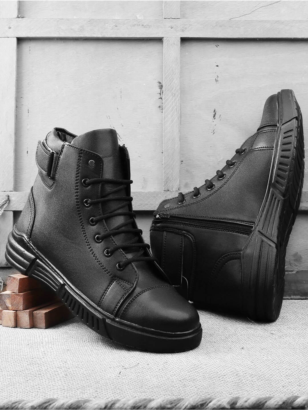 

mr.wonker Men Black High-Top Sneakers