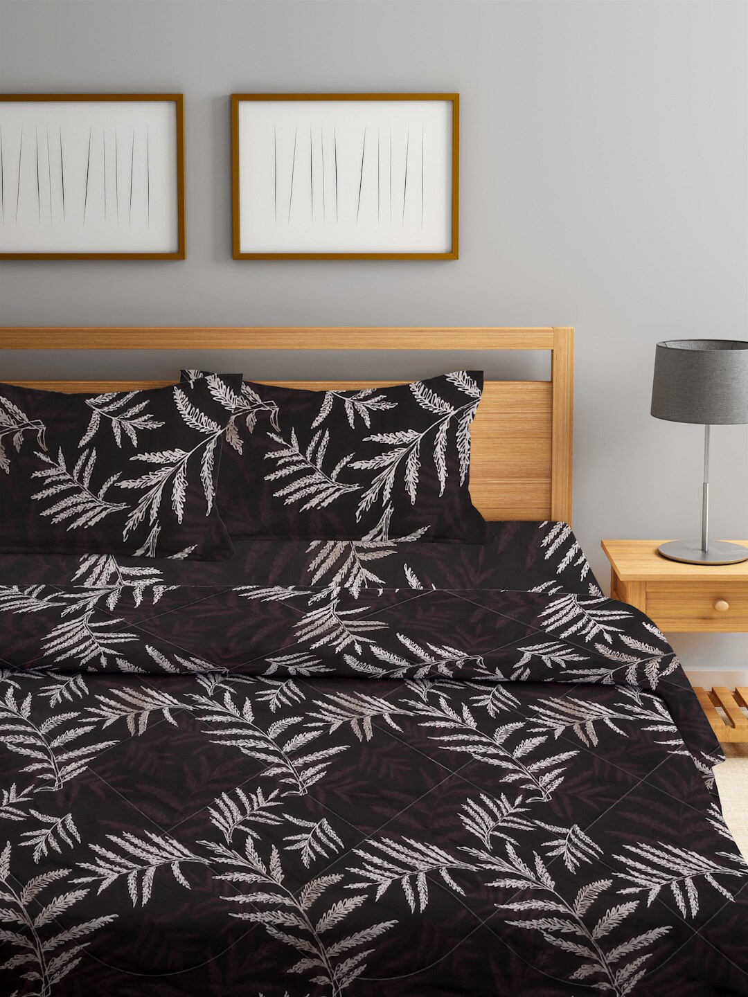 

KLOTTHE Brown & White Floral Printed Mild Winter Double King Bedding Set