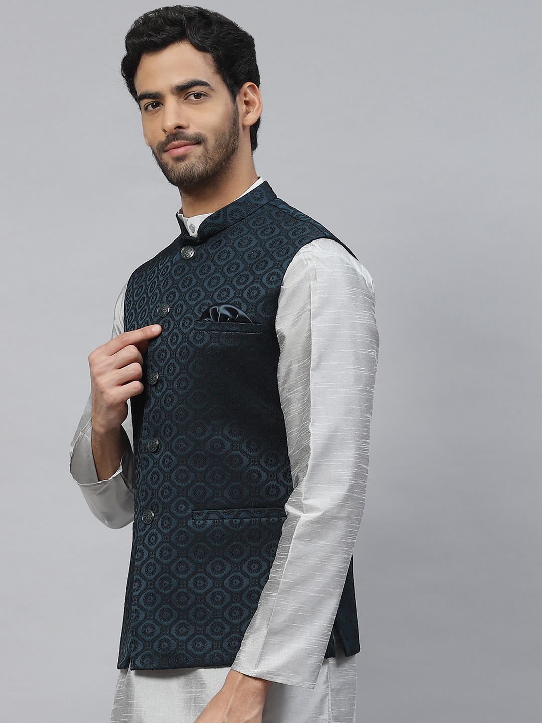 

ESSAS club Men Geometric Jacquard Nehru Jacket with Pocket Square, Green