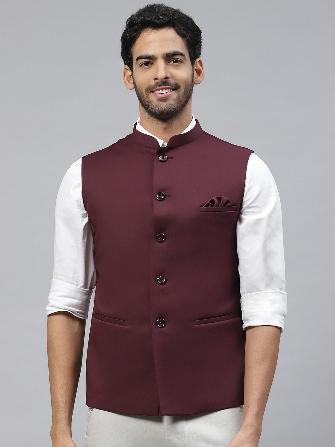 

ESSAS club Men Solid Nehru Jacket with Pocket Square, Maroon