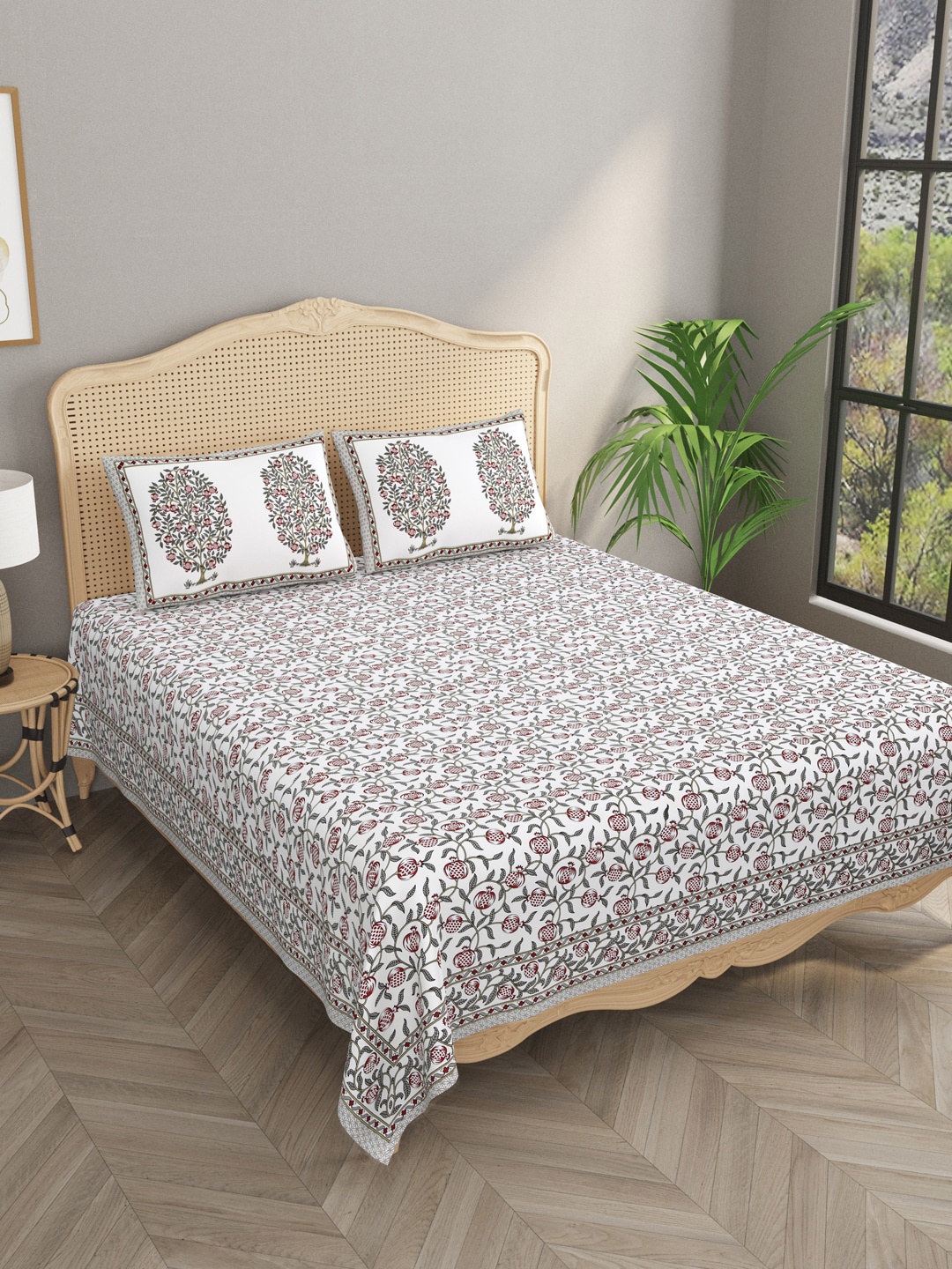 

Gulaab Jaipur White & Red Floral 400 TC King Bedsheet with 2 Pillow Covers
