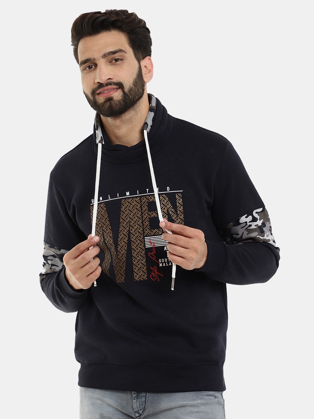 

V-Mart Men Navy Blue Printed Sweatshirt