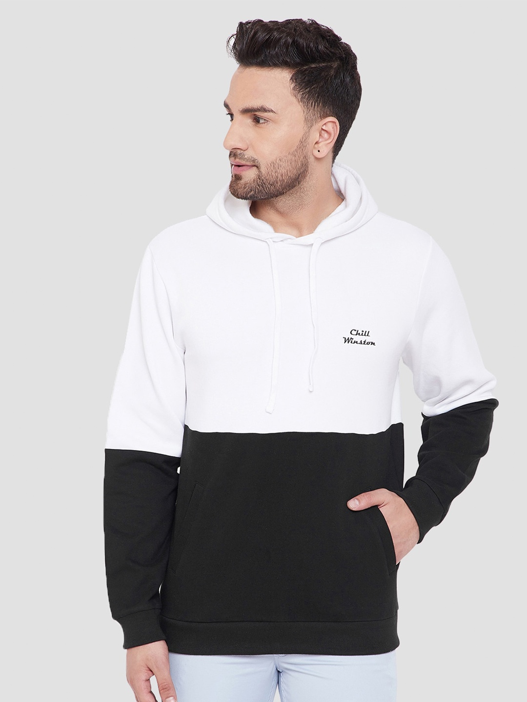 

CHILL WINSTON Men White & Black Colourblocked Hooded Fleece Sweatshirt