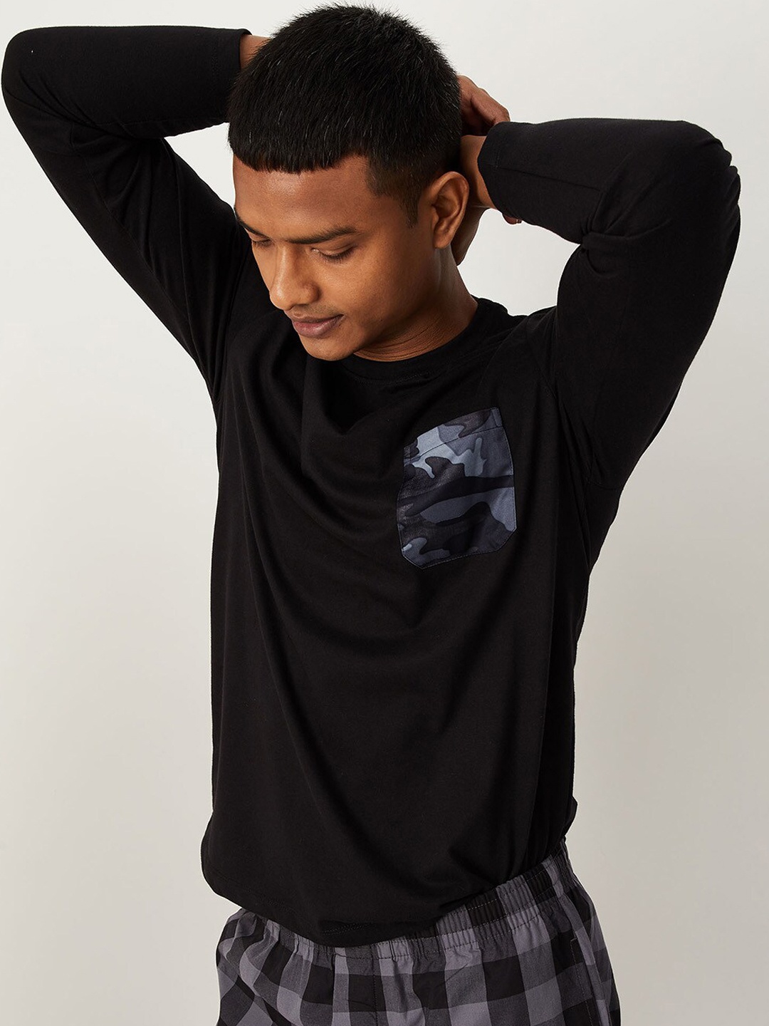 

max Men Black Lounge Tshirts