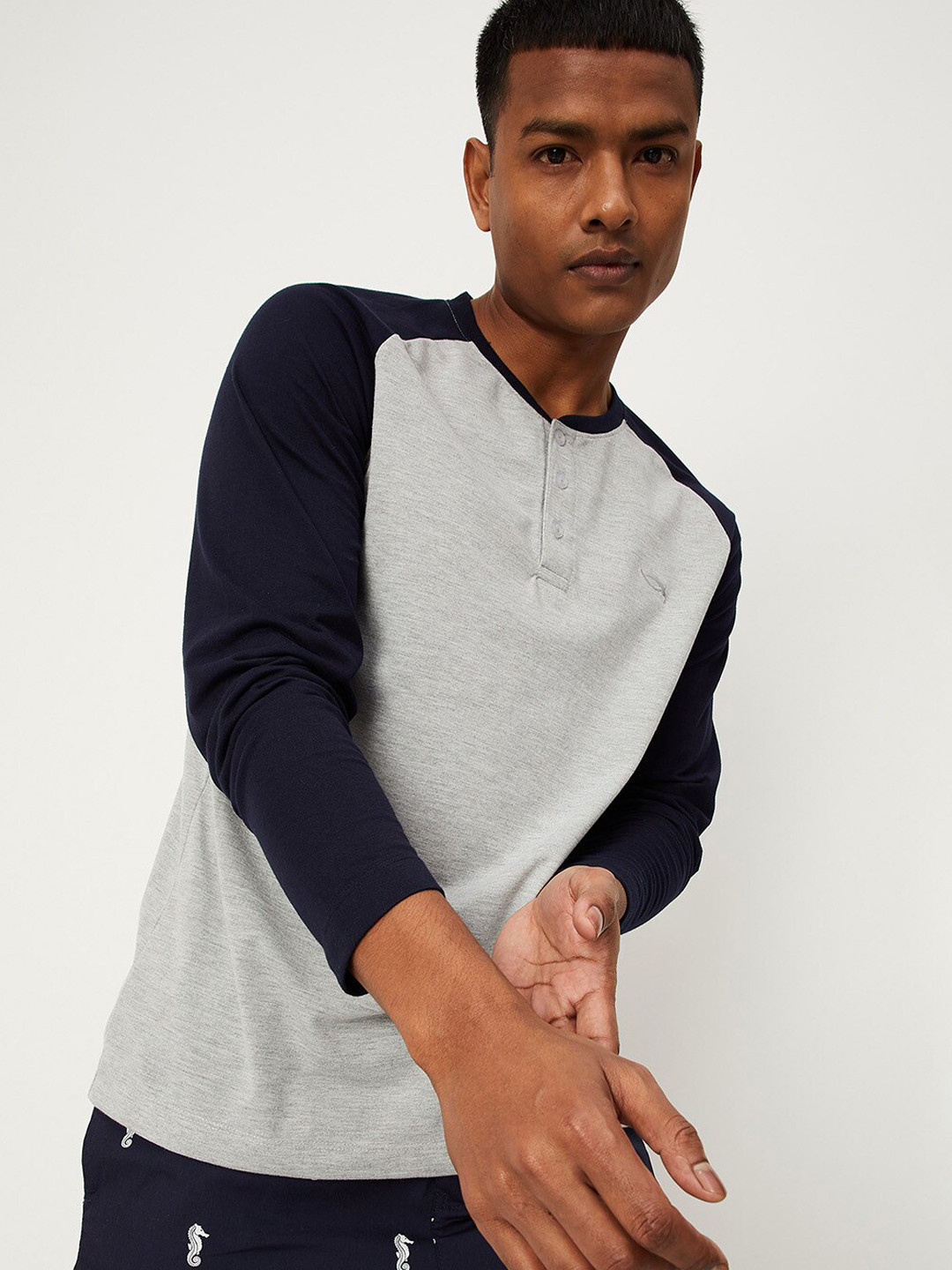 

max Men Grey & Black Lounge T-shirt
