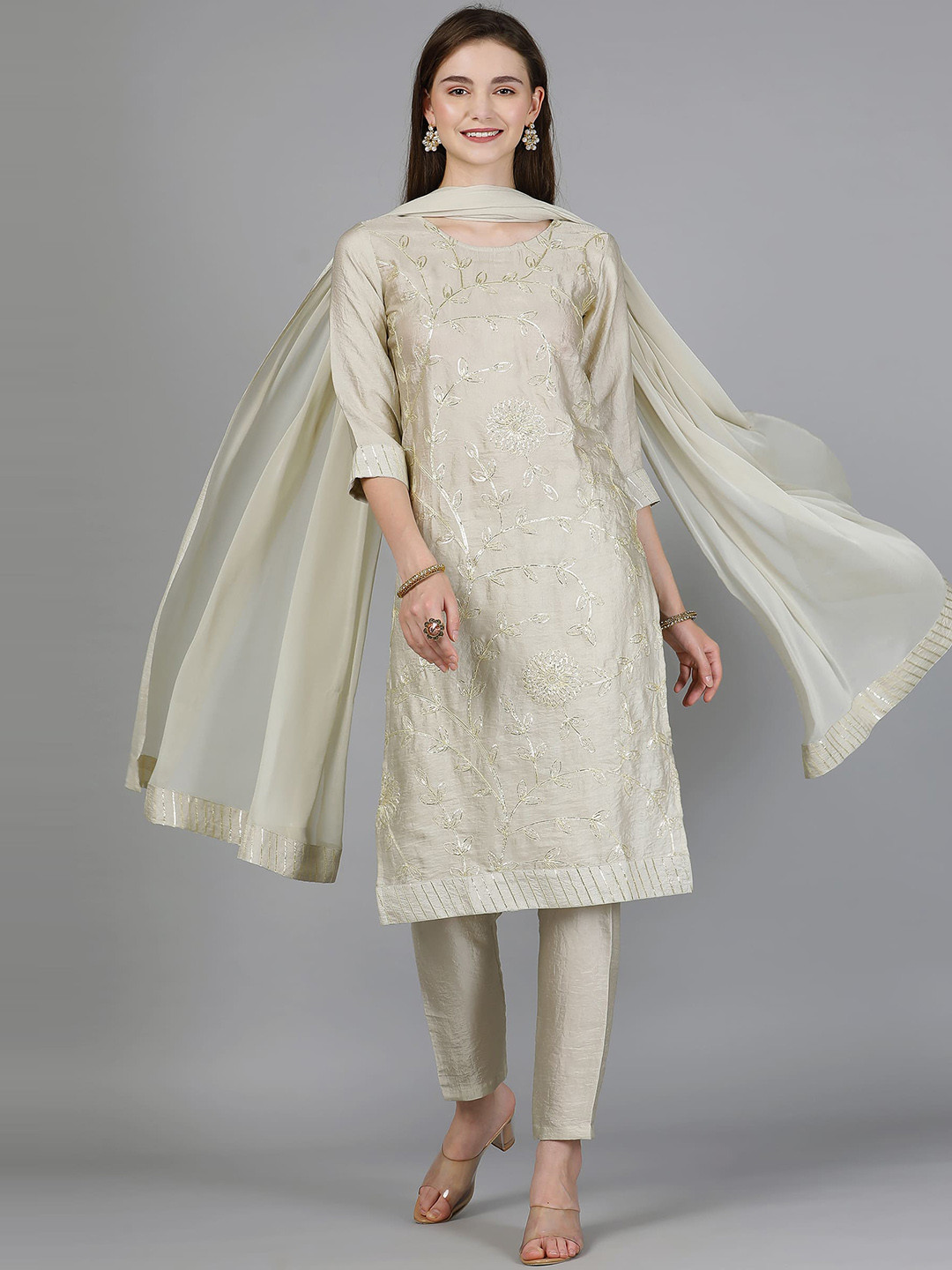 

Berrylicious Women Beige Floral Embroidered Gotta Patti Pure Silk Kurta with Trousers & With Dupatta