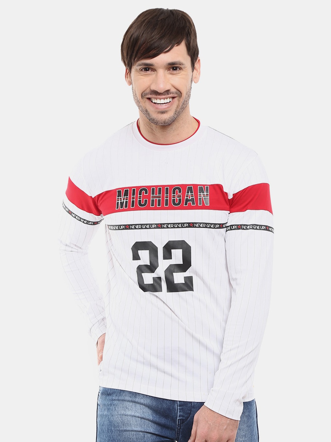 

V-Mart Men White Typography Printed Slim Fit T-shirt