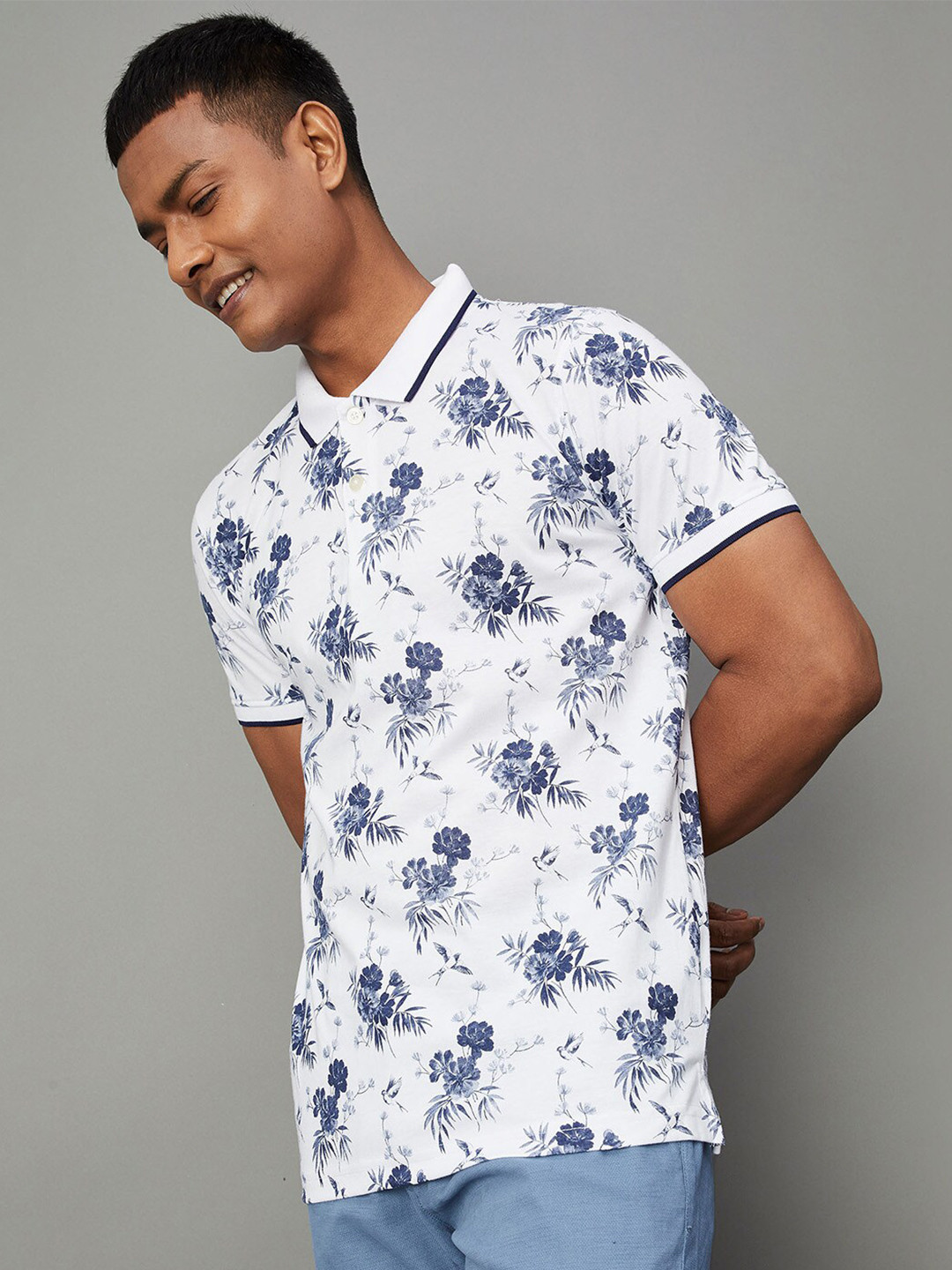 

max Men White Floral Printed Polo Collar Cotton T-shirt