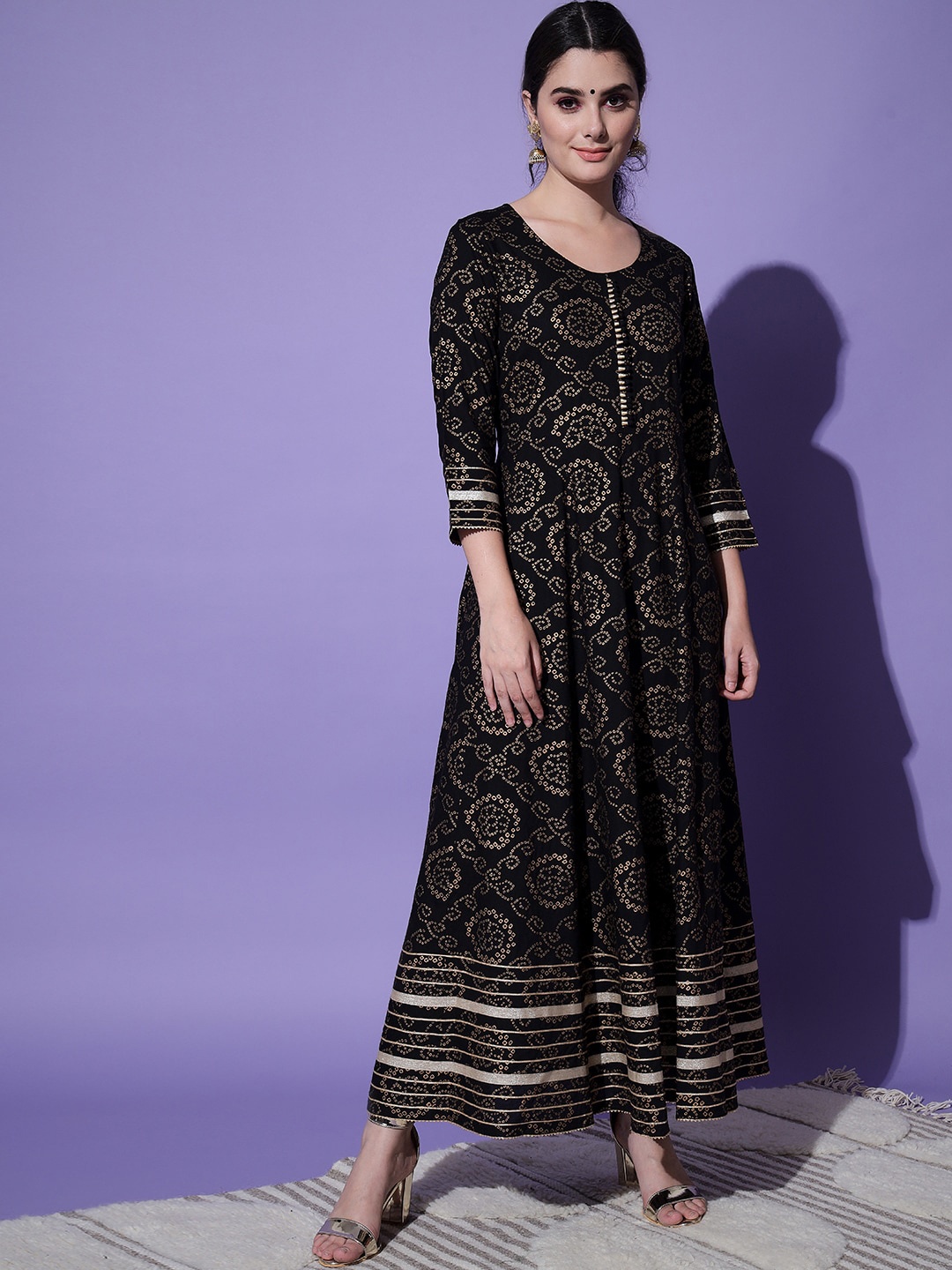 

Meeranshi Black Ethnic Motifs Maxi Maxi Dress