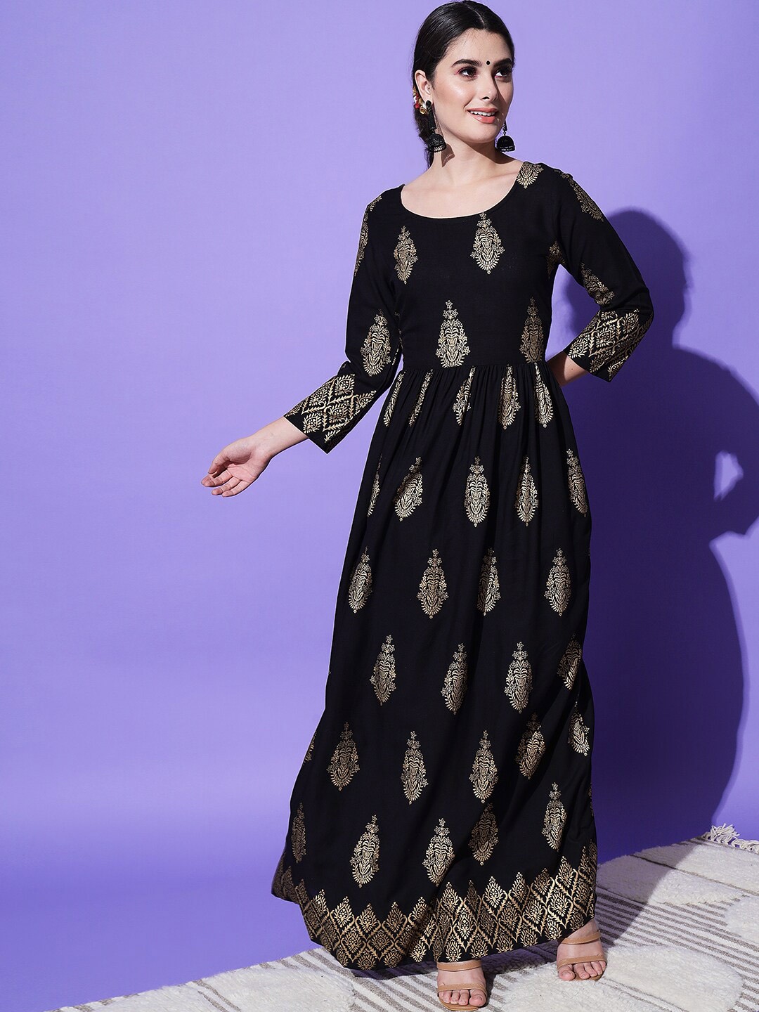 

Meeranshi Black Ethnic Motifs Maxi Maxi Dress