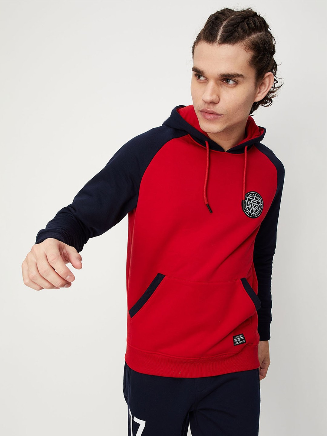 

max Men Red Colourblocked Cotton Hooded Sweatshirt