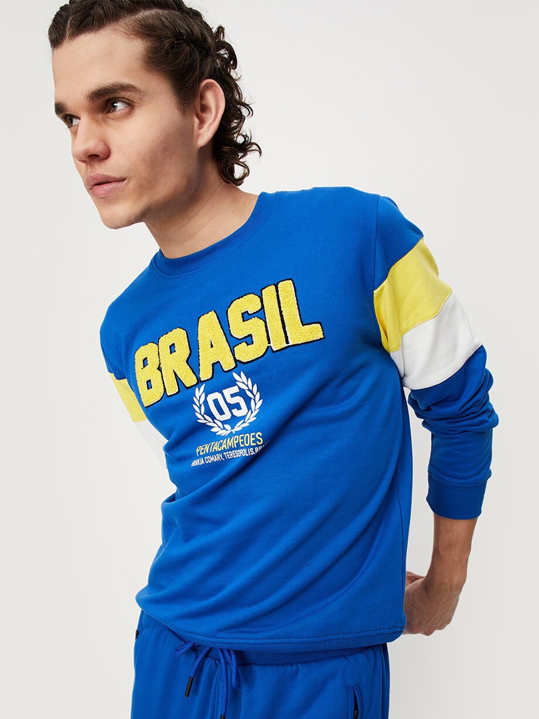 

max Men Blue Printed Cotton Sweatshirt