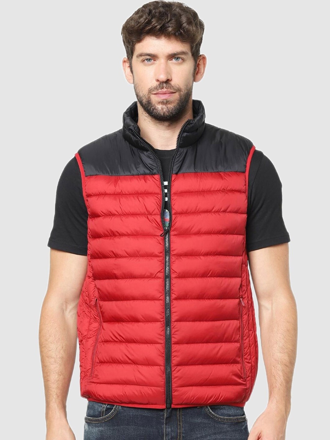 

Celio Men Red & Black Colourblocked Sleeveless Padded Jacket