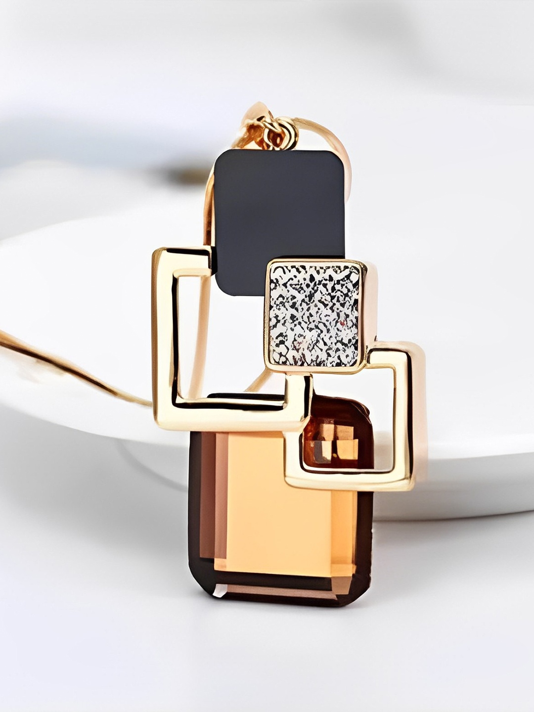 

Pinapes Gold-Plated & Black Necklace