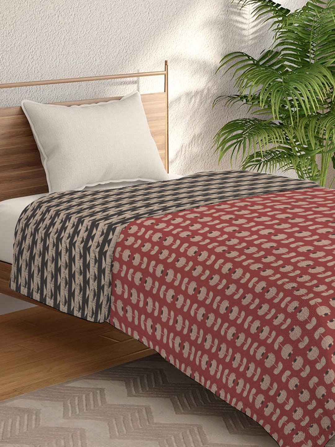 

MYTRIDENT Red Black Mild Winter Single Bed Dohar
