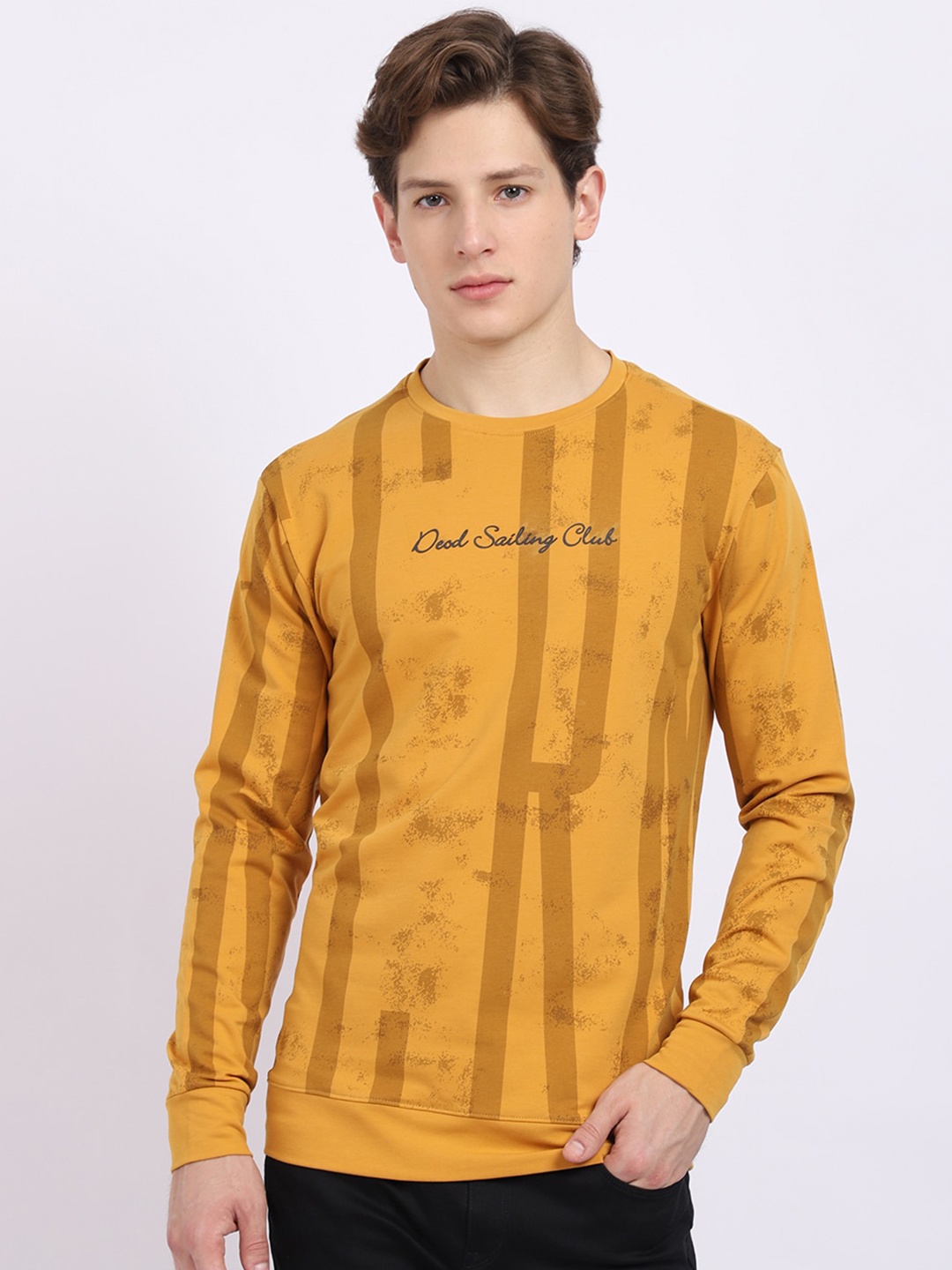 

VENITIAN Men Mustard Yellow Printed Slim Fit T-shirt