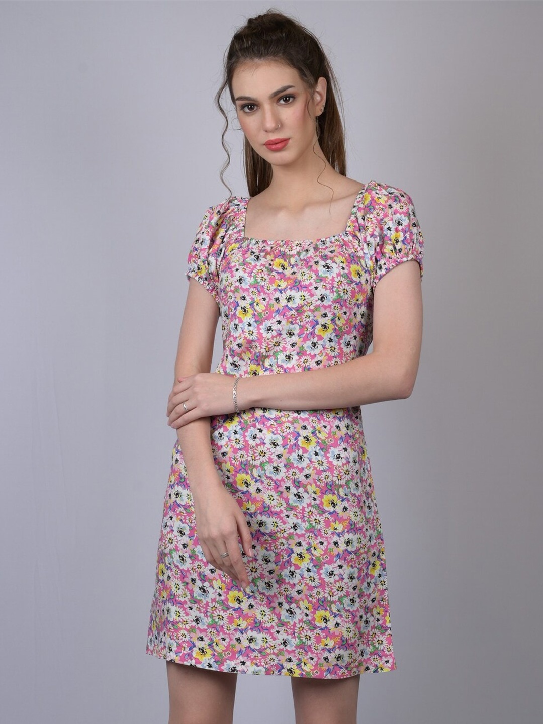 

OWO THE LABEL Pink & White Floral Sheath Dress