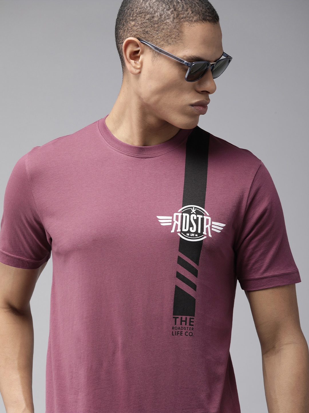 

The Roadster Lifestyle Co. Men Brand Logo Printed Pure Cotton T-shirt, Purple