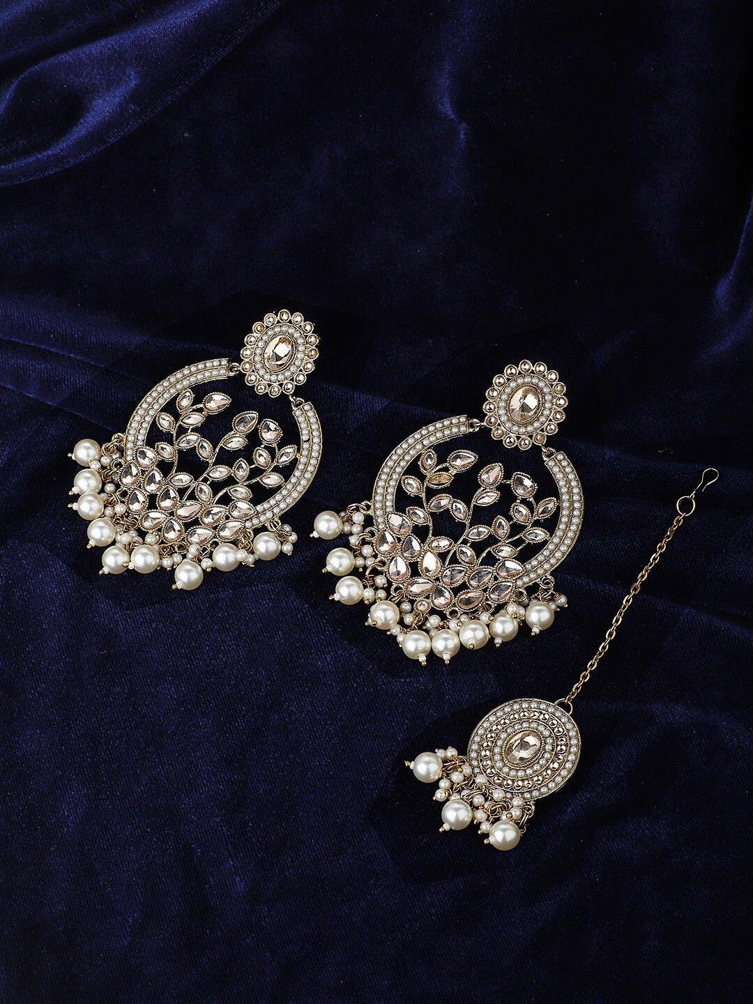 

Carlton London Gold-Plated White Kundan Studded & Beaded Jewellery Set