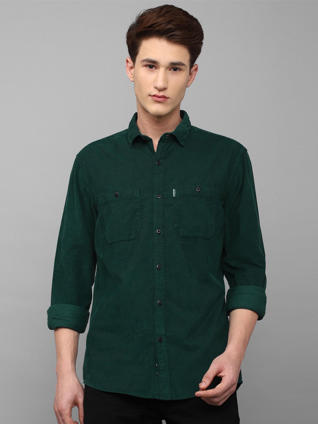 

Louis Philippe Jeans Men Green Solid Cotton Slim Fit Casual Shirt