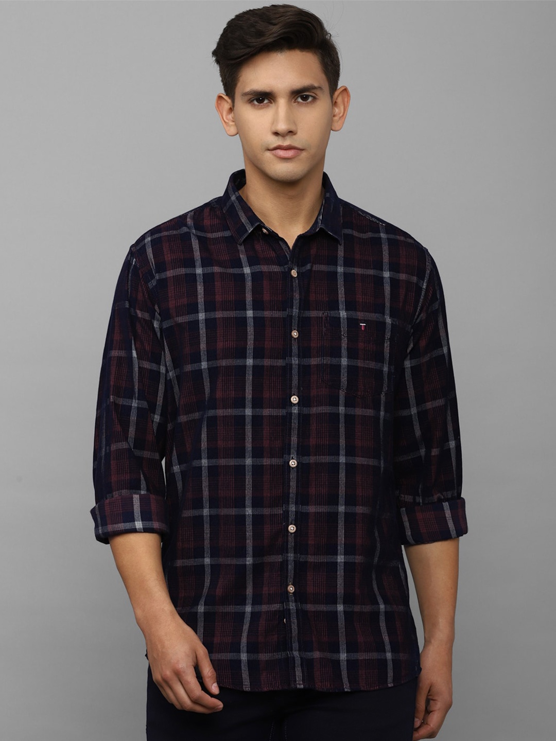 

Louis Philippe Sport Men Navy Blue & Pink Checked Cotton Casual Shirt