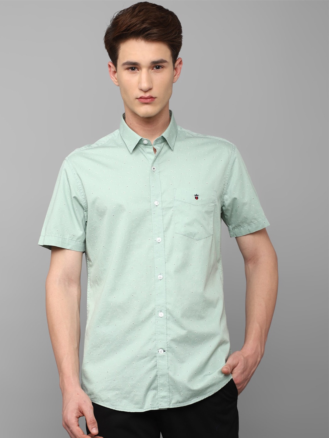 

Louis Philippe Sport Men Green Slim Fit Pure Cotton Casual Shirt