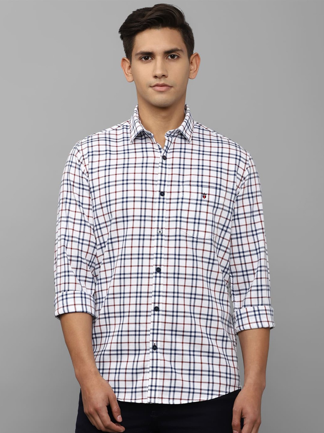 

Louis Philippe Sport Men Blue & White Slim Fit Checked Pure Cotton Casual Shirt