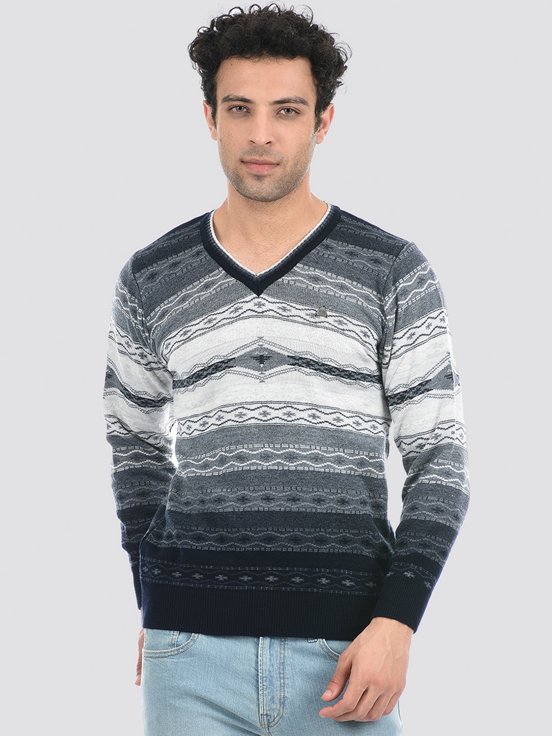 

Cloak & Decker by Monte Carlo Men Navy Blue & White Acrylic Pullover Sweater