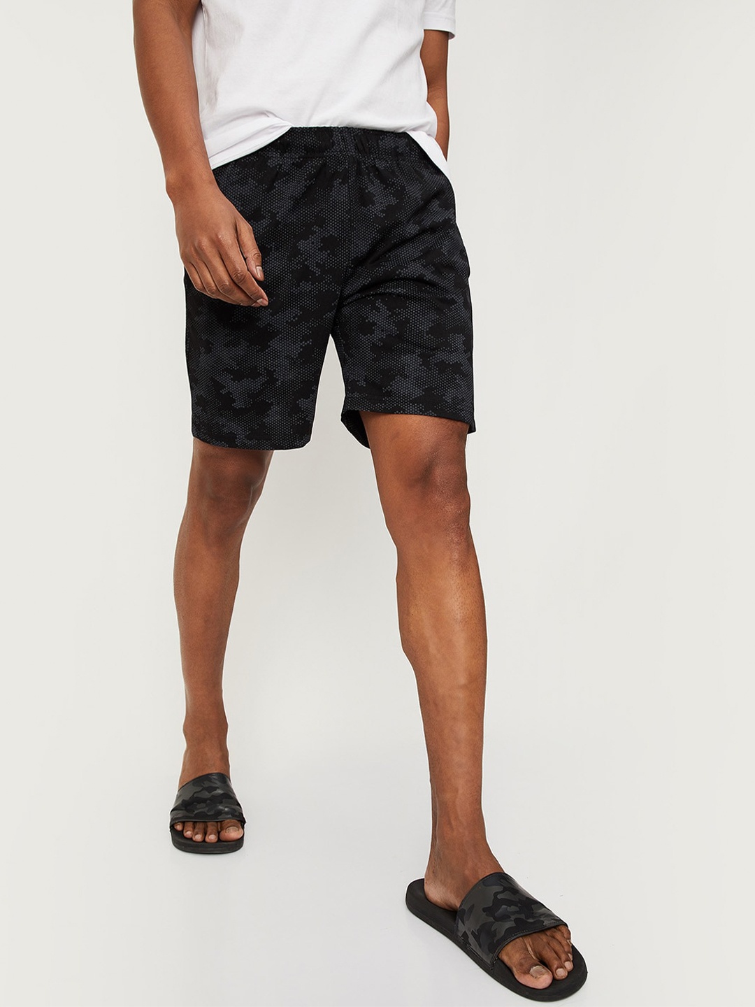 

max Men Black Cotton Printed Lounge Shorts