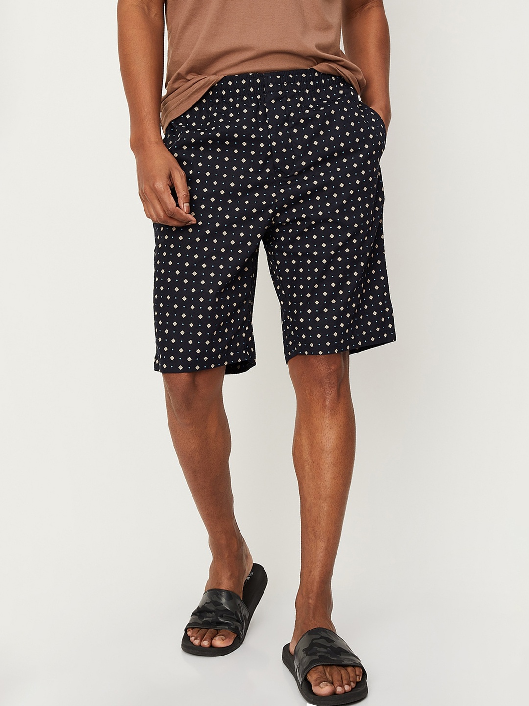 

max Men Blue & Black Printed Cotton Lounge Shorts