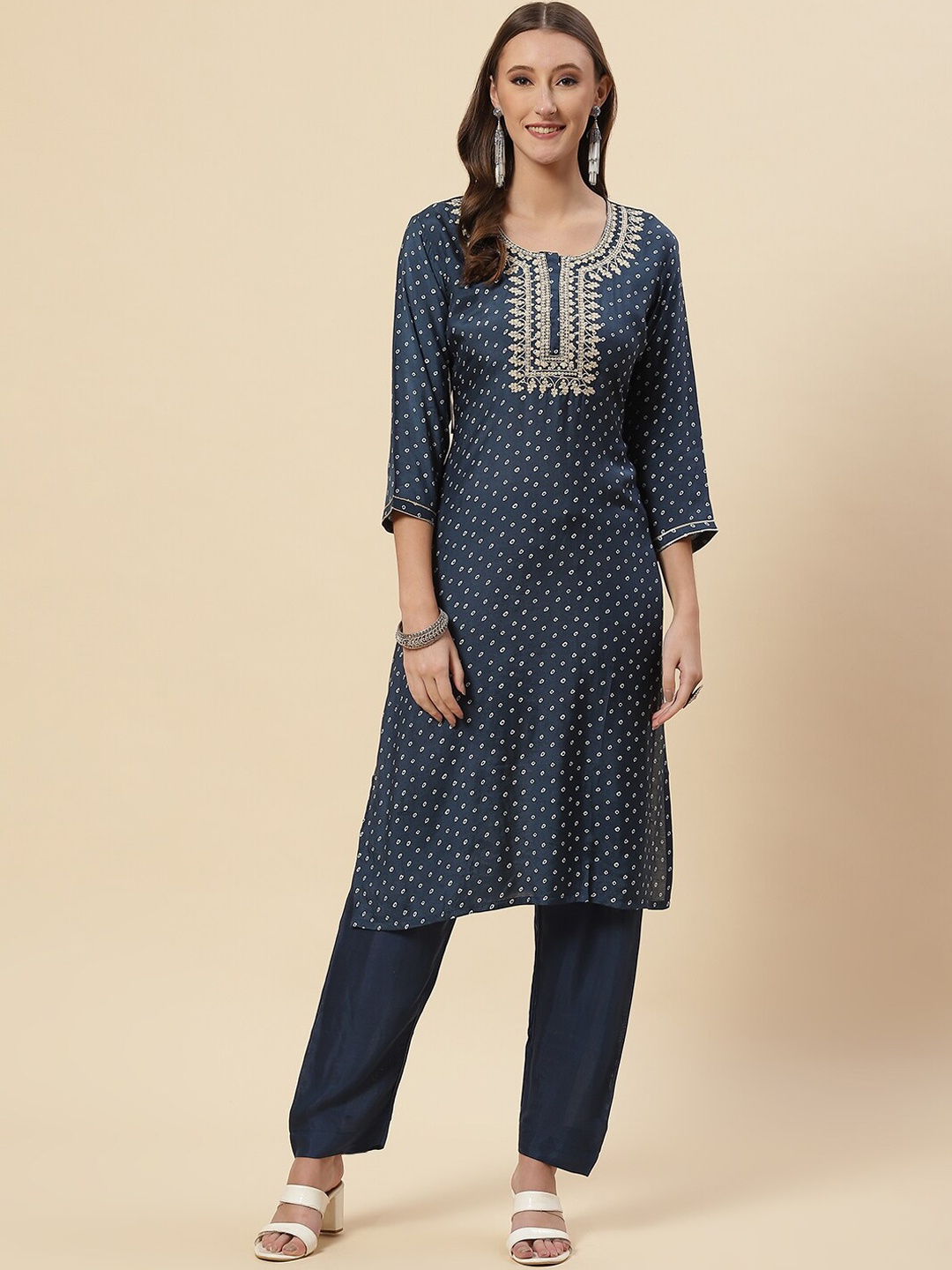 

Meena Bazaar Women Teal Printed Thread Work Kurta with Trousers