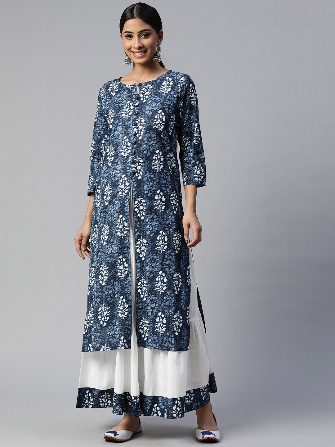 

Saart Bunaai Women Blue Floral Printed Pure Cotton Kurta with Skirt