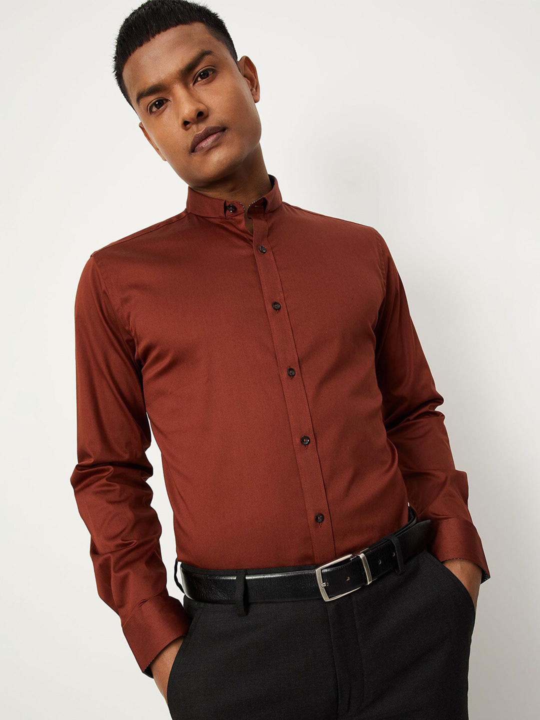 

max Men Brown Casual Solid Shirt