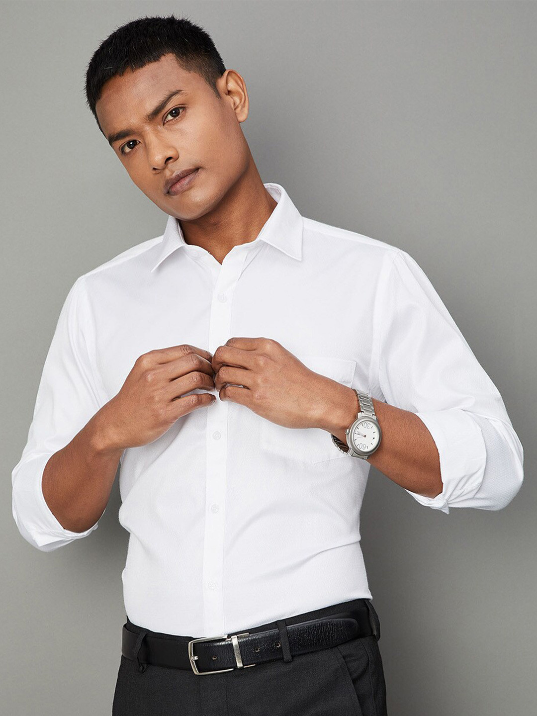 

max Men White Spread Collar Formal Shirt